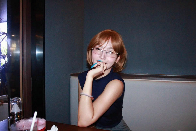 我们终究也成路人了就这样谁也不理谁了