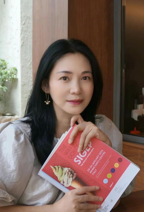 刘德华送别父亲出殡_双手捧遗照至孝传承真情_2026年纪念报道 刘德华送别父亲出殡_双手捧遗照至孝传承真情_2026年纪念报道