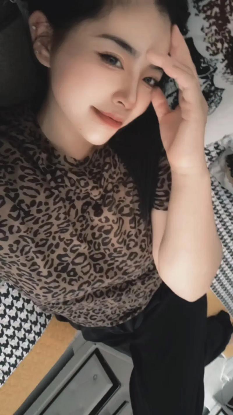 卜冠今身高有160吗