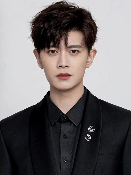 窦骁的父母是干什么的