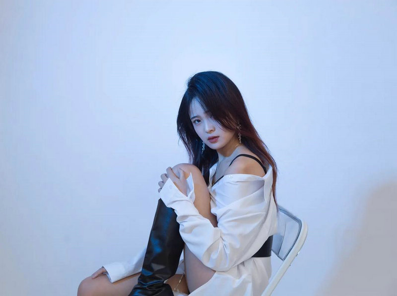 红梅正报万家春的下联 红梅正报万家春的下联